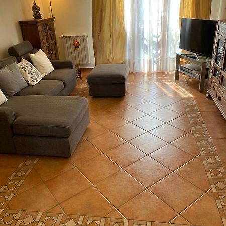Accanto A Firenze Прато Экстерьер фото