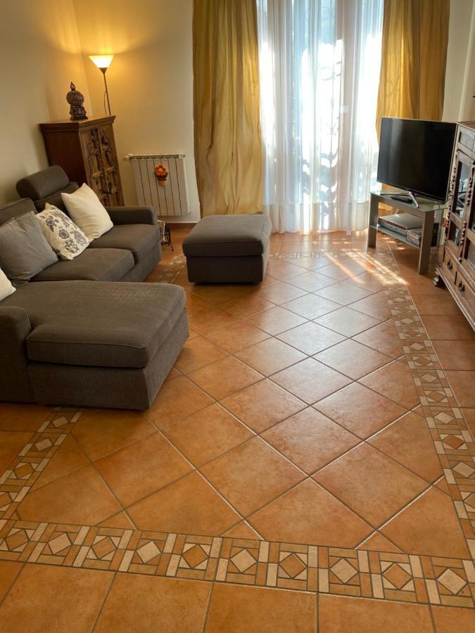 Accanto A Firenze Прато Экстерьер фото